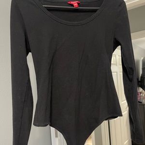 A black guess bodysuit long sleeve